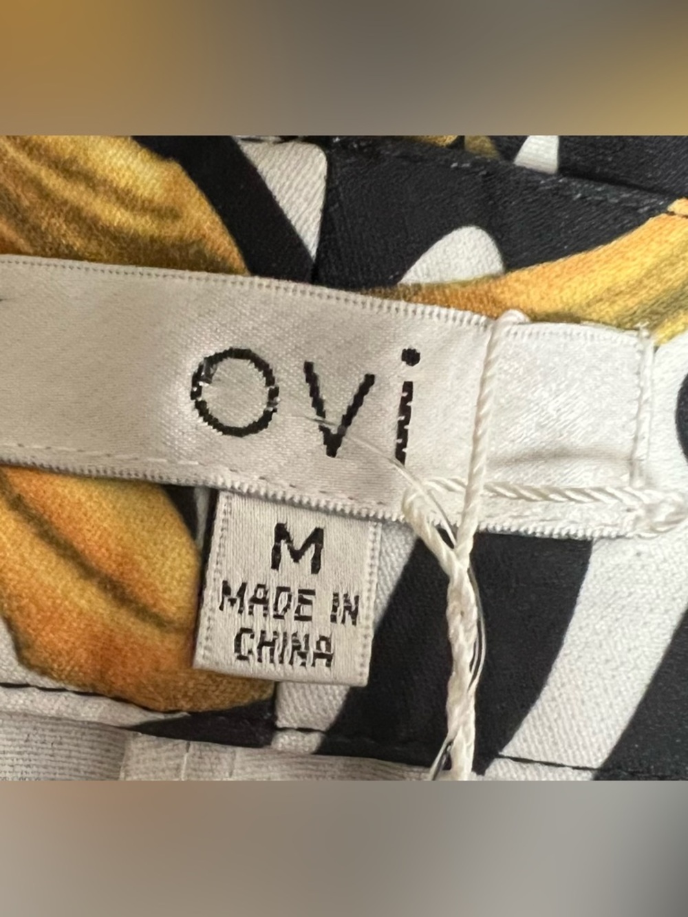 NWT Ovi Women's Baroque Print Shorts SZ MEDIUM Black Gold White With Belt - Picture 3 of 4